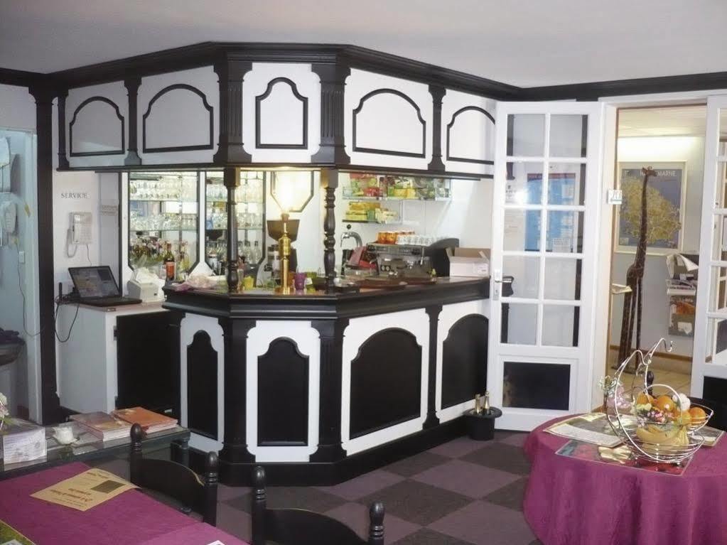 Hotel Restaurant Herard Бурбон-ле-Ба Екстериор снимка